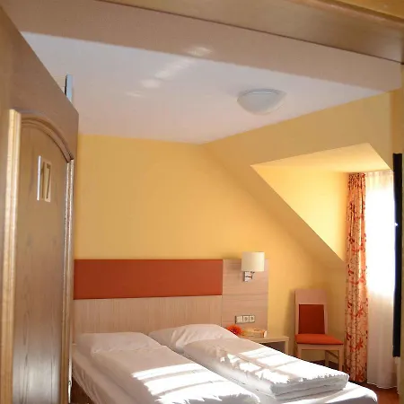 Hotel-gasthof Rotes Ross 2* Markt Einersheim