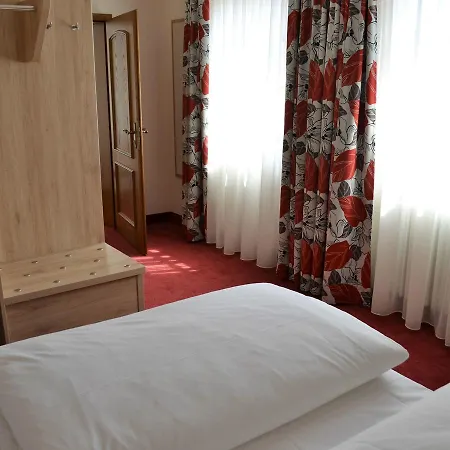 Hotel-gasthof Rotes Ross Markt Einersheim