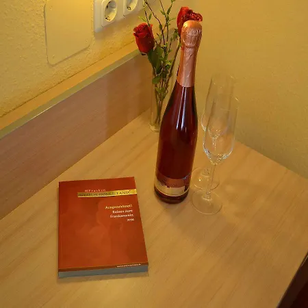 Hotel-gasthof Rotes Ross Markt Einersheim
