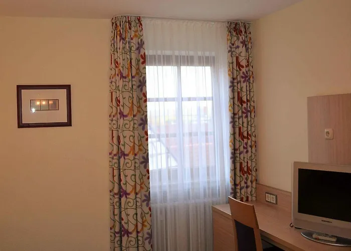 Hotel-gasthof Rotes Ross מלון 2*