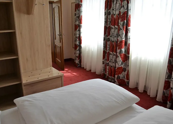 Hotel-gasthof Rotes Ross Markt Einersheim
